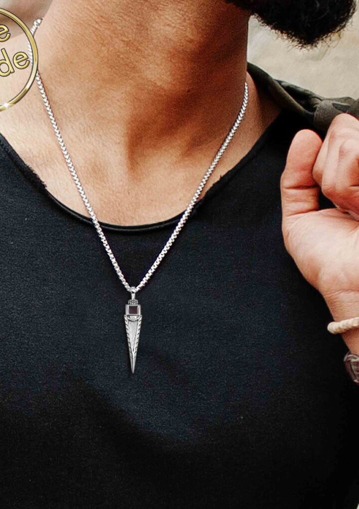 Cool Christian Necklaces: Finding Faith Through Meaningful Jewelry